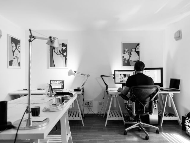 office-932926_1920
